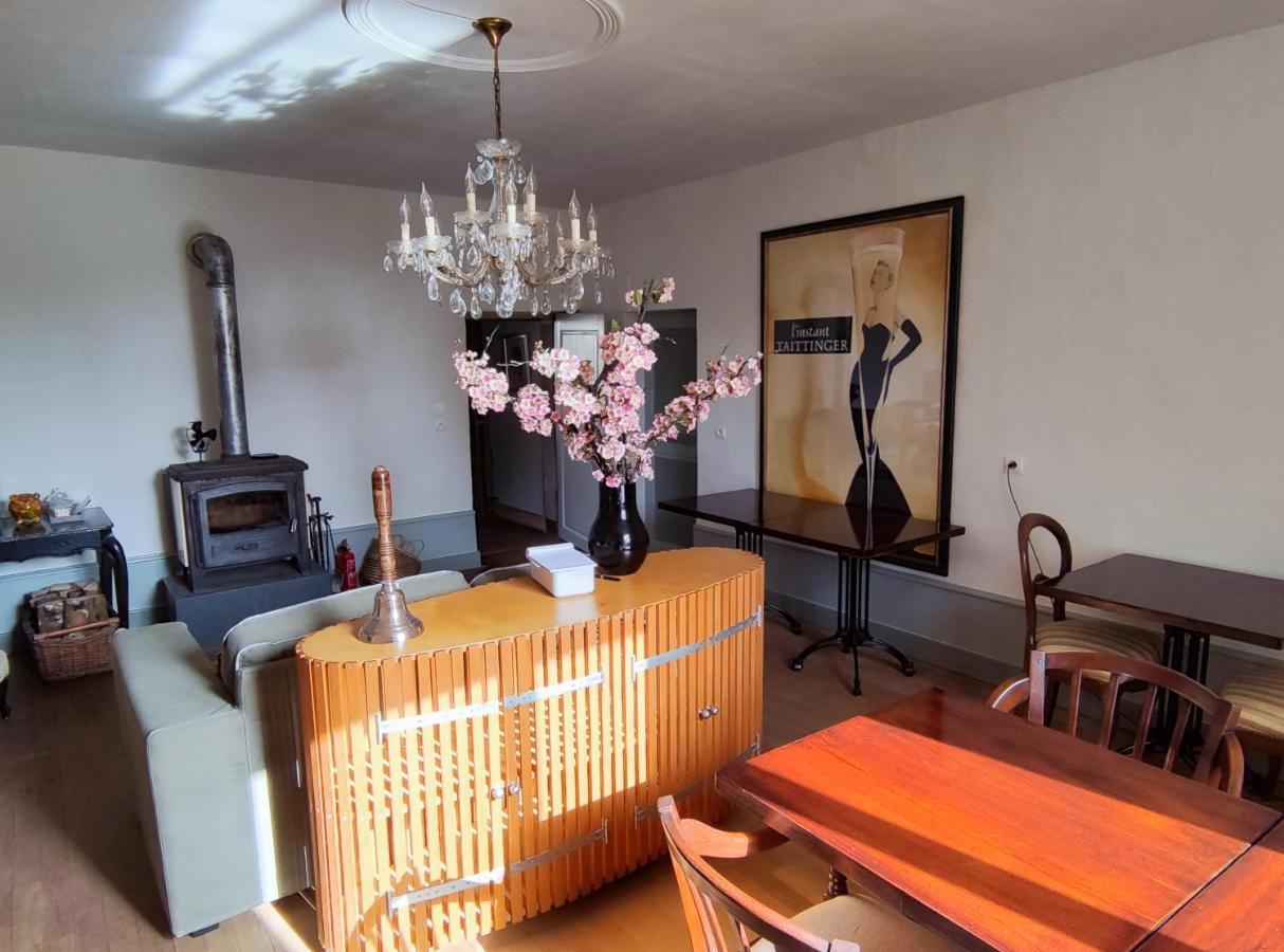 Maison Egalite Melay  Zewnętrze zdjęcie