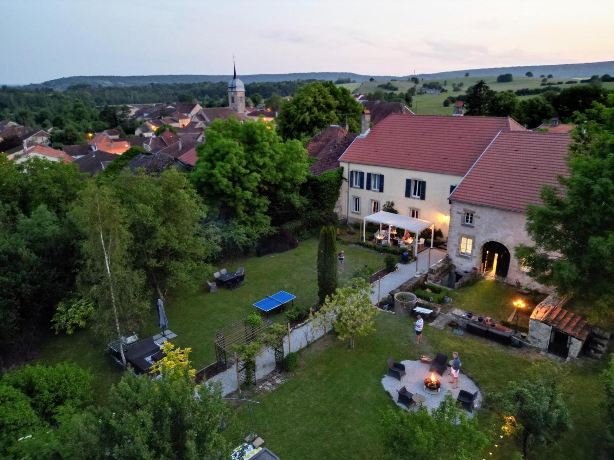 Maison Egalite Melay  Zewnętrze zdjęcie